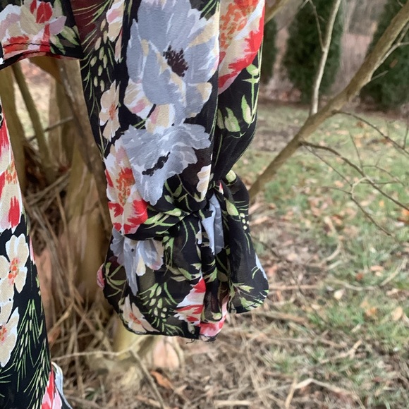 Tularosa Kenya Dress in Cicily Floral - Picture 8 of 11